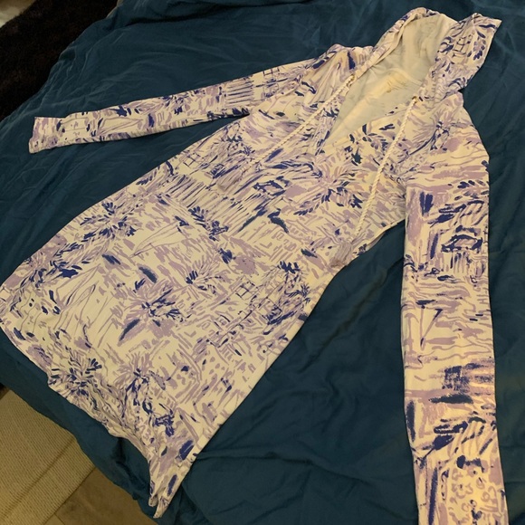 Blue roses flowery dress stretchy and form fitting - Picture 2 of 7